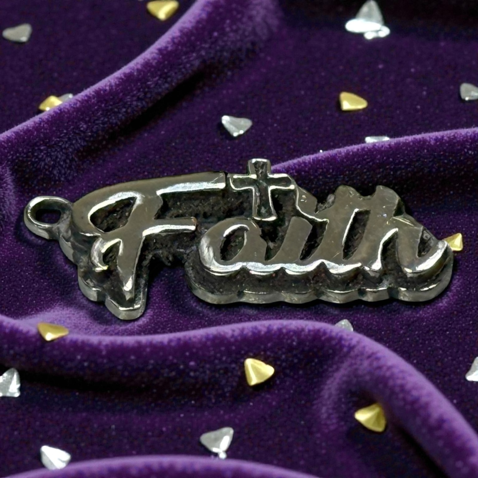 Faith Script Charm – Image 2