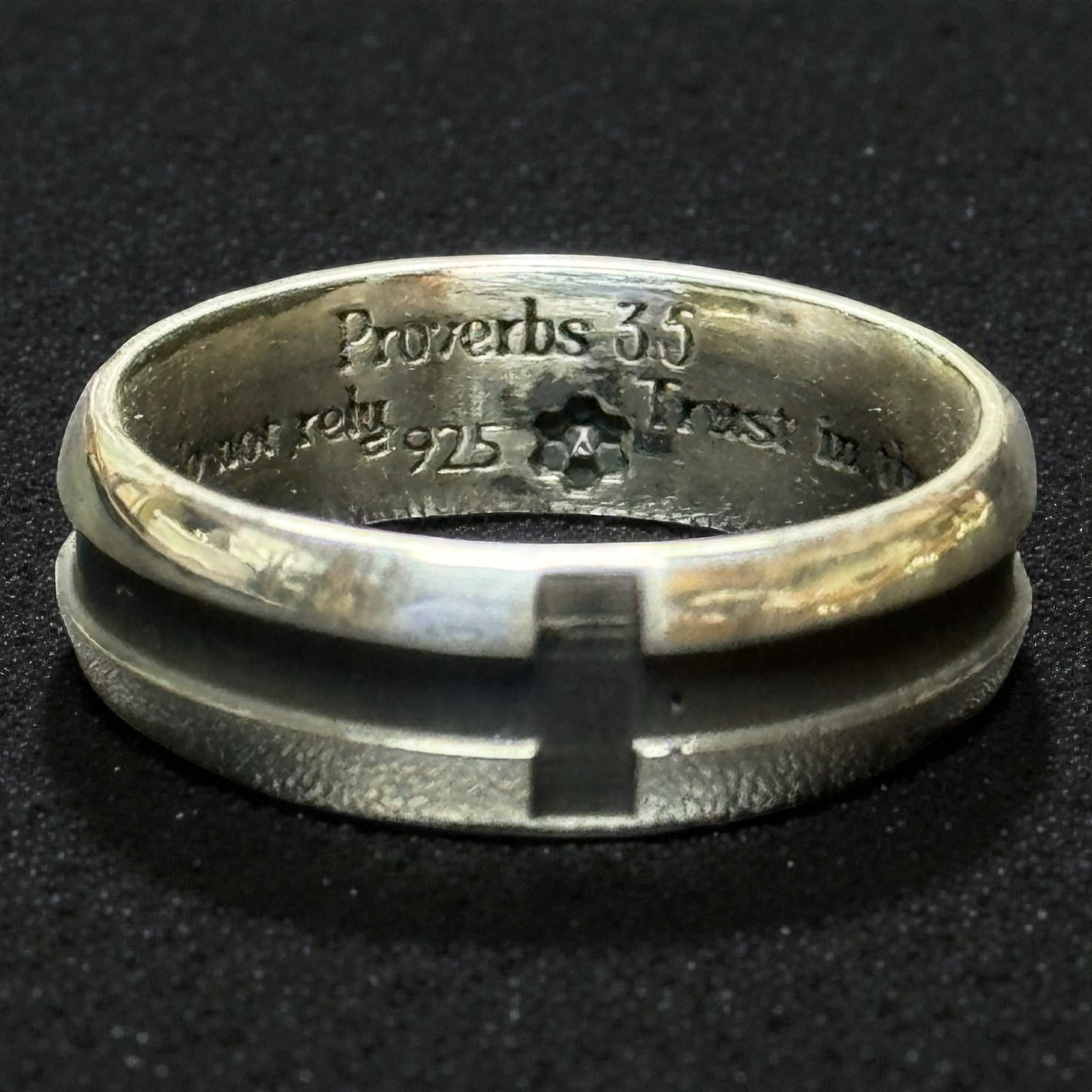 Trust in the Lord Ring